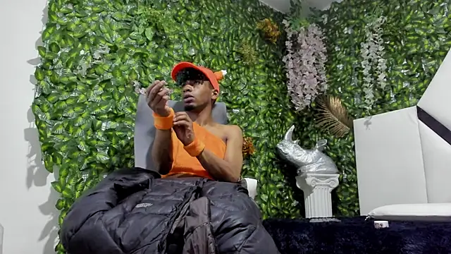 REDBRYAN EBANO online show from October 31, 7:48 pm