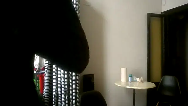 Snapshot of SuperValentina chatting on March 21, 2:20 pm SuperValentina online show from March 21, 2:20 pm