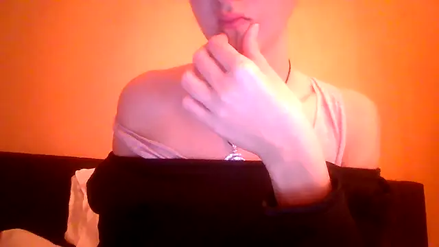 Snapshot of SuperValentina chatting on April 23, 8:33 pm SuperValentina online show from April 23, 8:33 pm