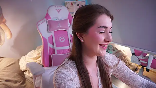 LureOfEva online show from March 6, 8:49 pm