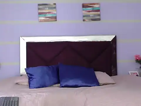 LizzyGrey  online show from October 20, 7:25 pm