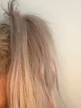 Snapshot of zara_bellexx chatting on February 22, 7:08 am zara bellexx online show from February 22, 7:08 am