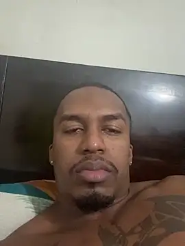 Snapshot of DenzelRios chatting on June 26, 3:00 am DenzelRios online show from June 26, 3:00 am