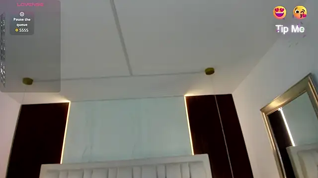 Snapshot of Amara18__ chatting on May 20, 7:42 pm Amara18 online show from May 20, 7:42 pm