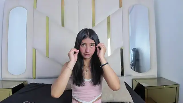 Mia clark18 online show from October 25, 6:57 pm