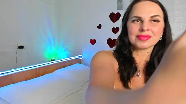 Snapshot of MIRAA_LUV chatting on May 20, 3:51 pm MIRAA LUV online show from May 20, 3:51 pm