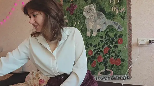 MiaLovelyOne online show from April 24, 2:08 pm