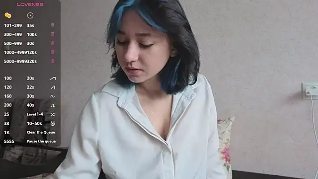 Snapshot of MiaLovelyOne chatting on June 20, 8:50 am MiaLovelyOne online show from June 20, 8:50 am