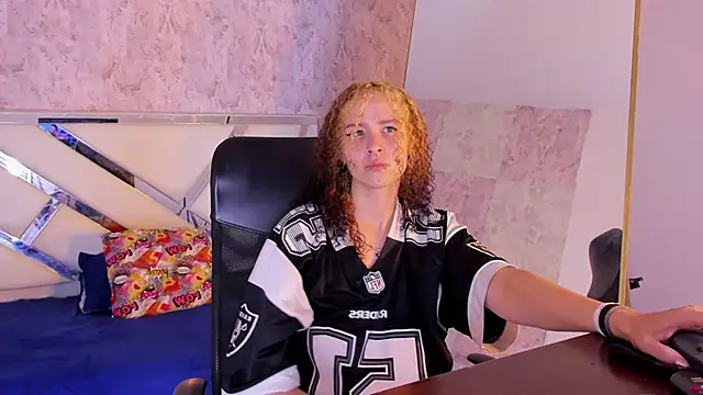 benny wilson online show from December 14, 4:29 am