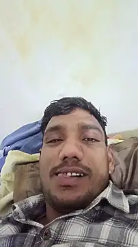 Snapshot of BiggerDickGuy chatting on February 5, 5:06 pm BiggerDickGuy online show from February 5, 5:06 pm