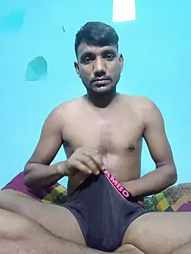 Snapshot of BiggerDickGuy chatting on February 28, 7:09 am BiggerDickGuy online show from February 28, 7:09 am