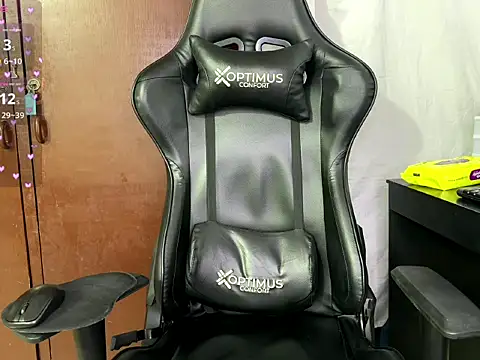 BigTitsGirl04 online show from February 12, 10:27 pm