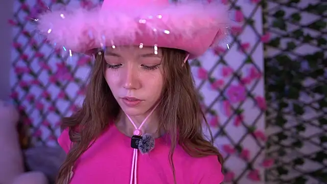 Petite Polly online show from November 7, 6:08 pm