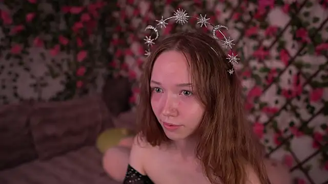 Petite Polly online show from November 28, 6:10 pm