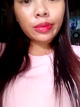 Snapshot of hello-cute chatting on October 12, 8:24 am hello-cute online show from October 12, 8:24 am