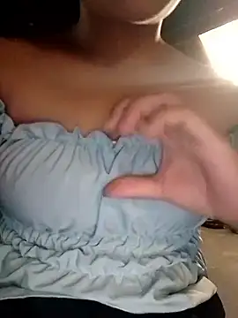 Snapshot of hello-cute chatting on October 17, 3:53 am hello-cute online show from October 17, 3:53 am