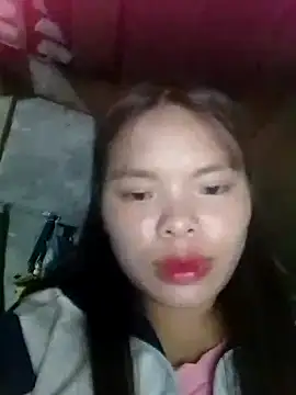 Snapshot of hello-cute chatting on October 18, 1:45 pm hello-cute online show from October 18, 1:45 pm