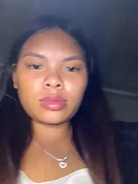 Snapshot of hello-cute chatting on November 16, 3:28 pm hello-cute online show from November 16, 3:28 pm