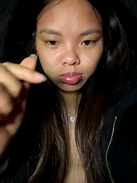 Snapshot of hello-cute chatting on November 25, 6:08 pm hello-cute online show from November 25, 6:08 pm