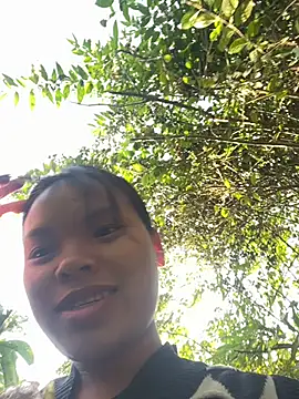 Snapshot of hello-cute chatting on November 27, 1:07 am hello-cute online show from November 27, 1:07 am