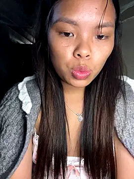 Snapshot of hello-cute chatting on December 3, 6:10 am hello-cute online show from December 3, 6:10 am