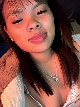 Snapshot of hello-cute chatting on December 5, 6:11 am hello-cute online show from December 5, 6:11 am