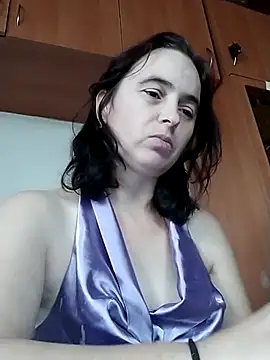 Snapshot of Ella-433 chatting on November 18, 9:47 am Ella-433 online show from November 18, 9:47 am