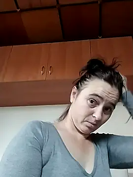 Snapshot of Ella-433 chatting on December 4, 10:13 am Ella-433 online show from December 4, 10:13 am