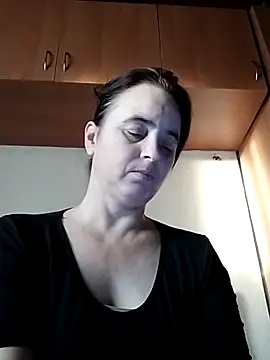 Snapshot of Ella-433 chatting on December 15, 1:48 pm Ella-433 online show from December 15, 1:48 pm