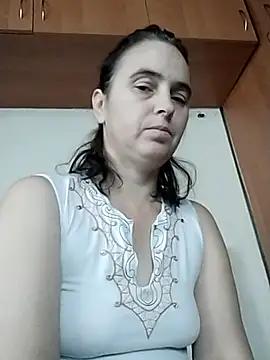 Snapshot of Ella-433 chatting on December 17, 8:09 am Ella-433 online show from December 17, 8:09 am