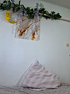 Snapshot of Nika_aa chatting on May 6, 5:18 pm Nika aa online show from May 6, 5:18 pm
