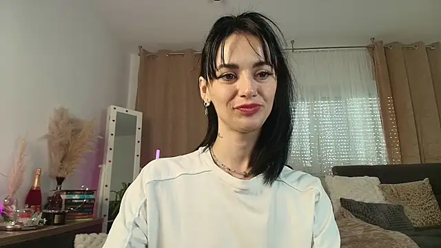 Snapshot of JacquelineHex chatting on July 5, 4:19 am JacquelineHex online show from July 5, 4:19 am