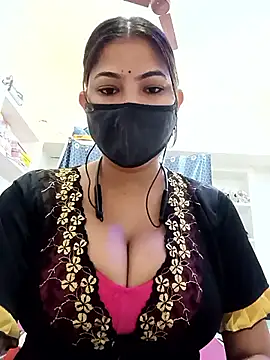 Snapshot of Hot_radhaji chatting on May 8, 2:50 am Hot radhaji online show from May 8, 2:50 am