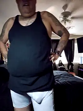 Snapshot of B1GLO chatting on November 23, 11:26 pm B1GLO online show from November 23, 11:26 pm