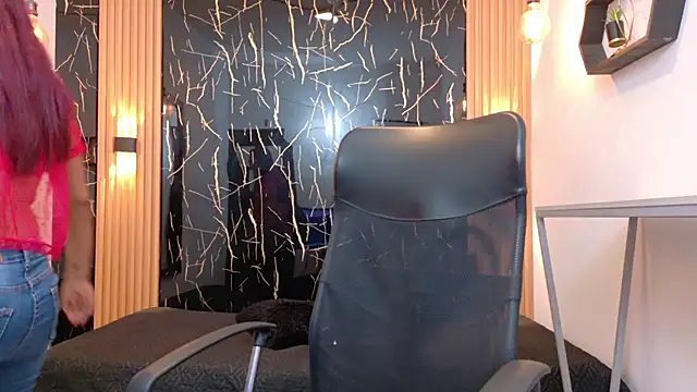 Snapshot of SamanthaFox_8 chatting on June 9, 11:11 am SamanthaFox 8 online show from June 9, 11:11 am
