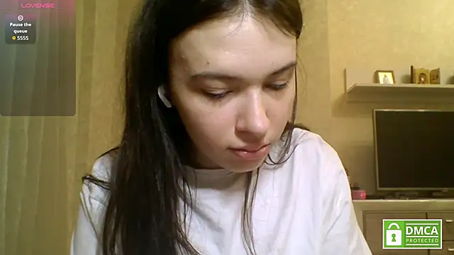 Snapshot of CeyaLier chatting on June 4, 6:25 pm CeyaLier online show from June 4, 6:25 pm