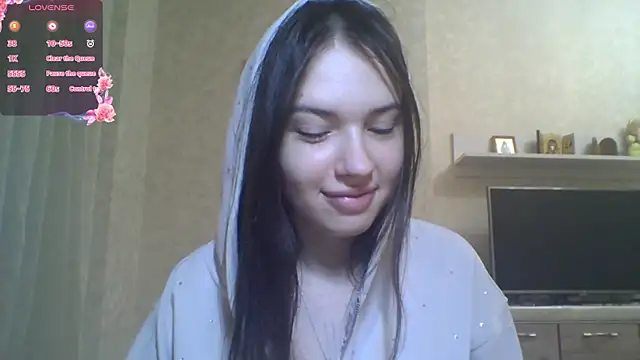 Snapshot of CeyaLier chatting on June 8, 6:41 pm CeyaLier online show from June 8, 6:41 pm