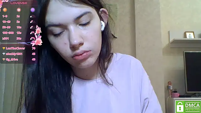 Snapshot of CeyaLier chatting on June 30, 10:33 pm CeyaLier online show from June 30, 10:33 pm