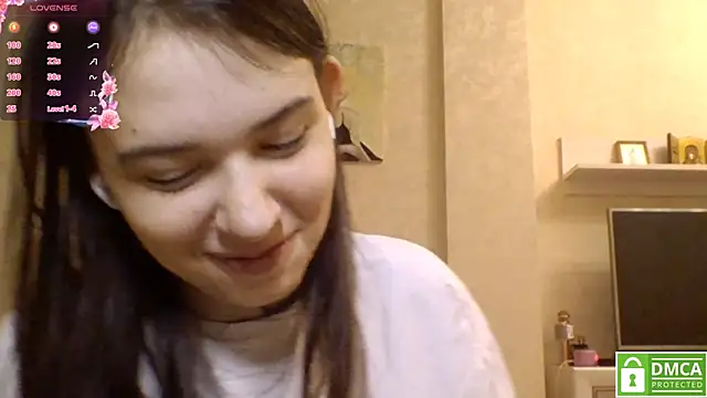 Snapshot of CeyaLier chatting on August 3, 5:49 pm CeyaLier online show from August 3, 5:49 pm