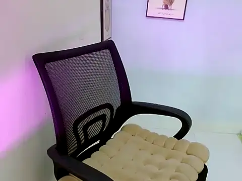 Snapshot of Boora2025 chatting on November 19, 4:12 am Boora2025 online show from November 19, 4:12 am