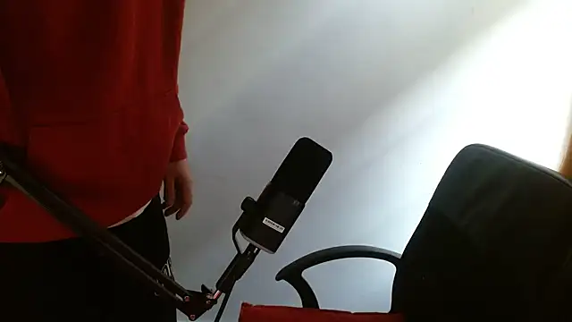 Snapshot of chibrax918 chatting on December 16, 9:47 am chibrax918 online show from December 16, 9:47 am