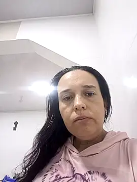 Snapshot of FiorellaDuboi chatting on November 12, 8:41 pm FiorellaDuboi online show from November 12, 8:41 pm