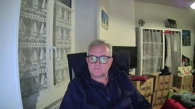 Snapshot of macdut67 chatting on November 2, 5:15 pm macdut67 online show from November 2, 5:15 pm