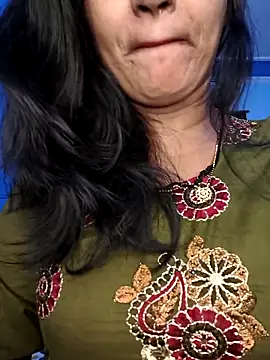 Snapshot of Janu-hasena chatting on April 1, 4:26 pm Janu-hasena online show from April 1, 4:26 pm