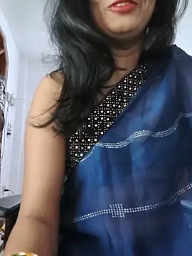 Snapshot of Janu-hasena chatting on May 25, 6:14 pm Janu-hasena online show from May 25, 6:14 pm