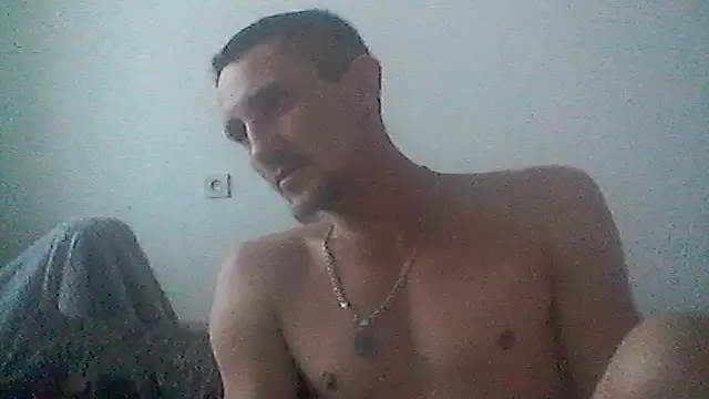 Snapshot of Twolatte chatting on December 15, 10:30 am Twolatte online show from December 15, 10:30 am