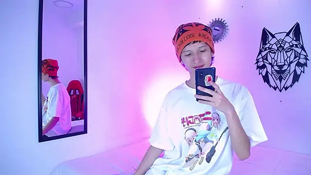 Emo Boy  online show from January 15, 12:43 pm