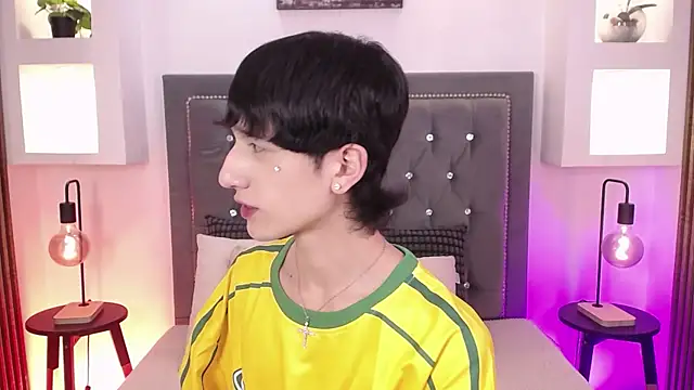 Emo Boy  online show from June 13, 8:40 pm