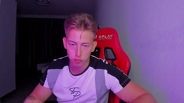 find0m master online show from November 7, 8:42 pm