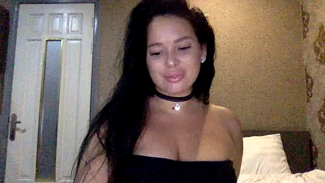 Snapshot of Fayronna chatting on March 13, 8:37 pm Fayronna online show from March 13, 8:37 pm